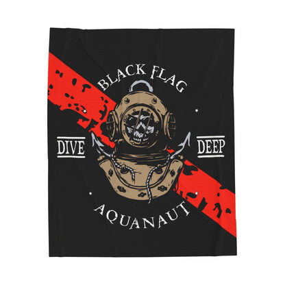 Aquanaut Dive Deep Velveteen Plush Blanket – Black Flag Vintage Diving Helmet Design