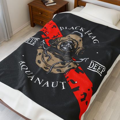 Aquanaut Dive Deep Velveteen Plush Blanket – Black Flag Vintage Diving Helmet Design