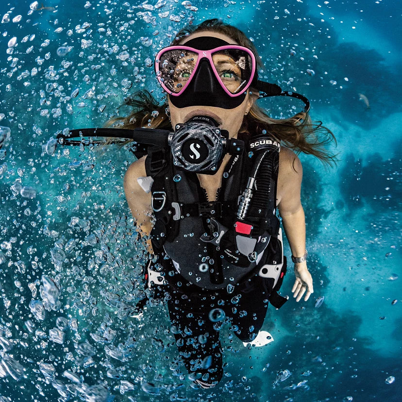 SCUBAPRO MK25 EVO/A700 CARBON BT DIVE REGULATOR SYSTEM image 1