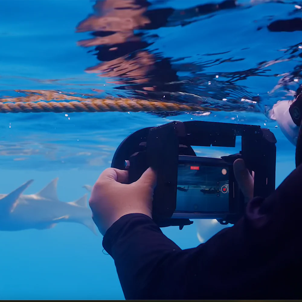 DIVEVOLK Foldable Screen Hood to shield the screen from strong sunlight for SeaTouch 4 Max underwater housing